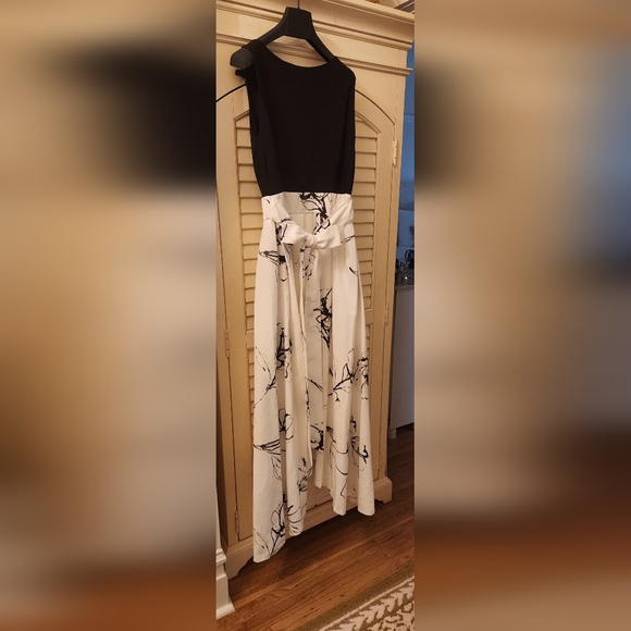 Black and White Lauren by Ralph Lauren Gown - Picture 9 of 9